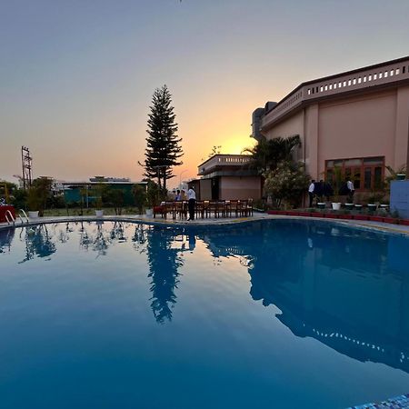 Hotel Padmini Palace Rani Pokhri Екстер'єр фото