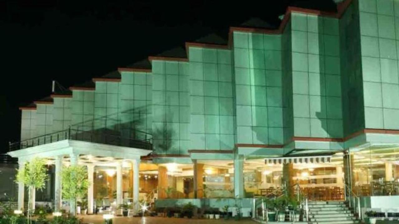 Hotel Padmini Palace Rani Pokhri Екстер'єр фото