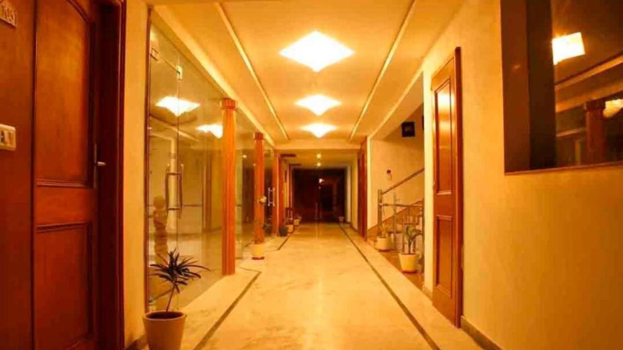 Hotel Padmini Palace Rani Pokhri Екстер'єр фото
