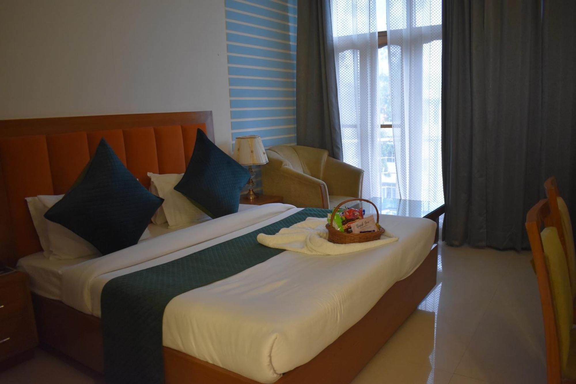Hotel Padmini Palace Rani Pokhri Екстер'єр фото