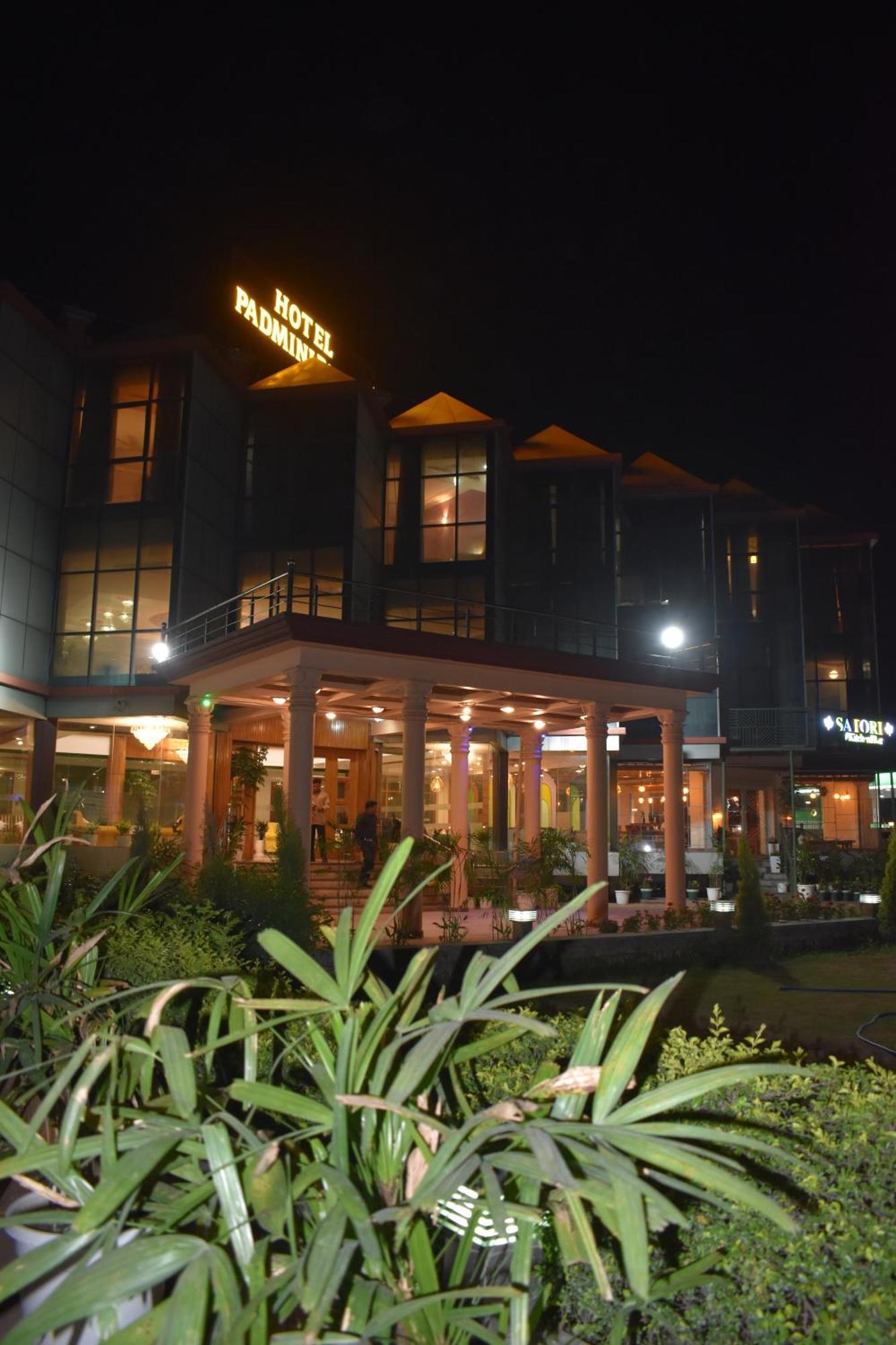 Hotel Padmini Palace Rani Pokhri Екстер'єр фото