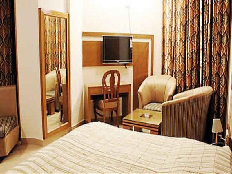 Hotel Padmini Palace Rani Pokhri Екстер'єр фото