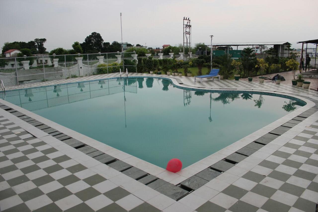 Hotel Padmini Palace Rani Pokhri Екстер'єр фото