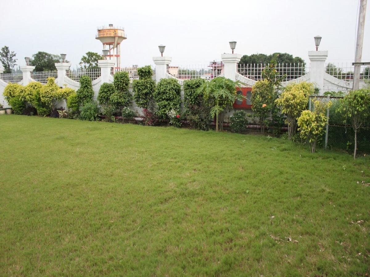 Hotel Padmini Palace Rani Pokhri Екстер'єр фото