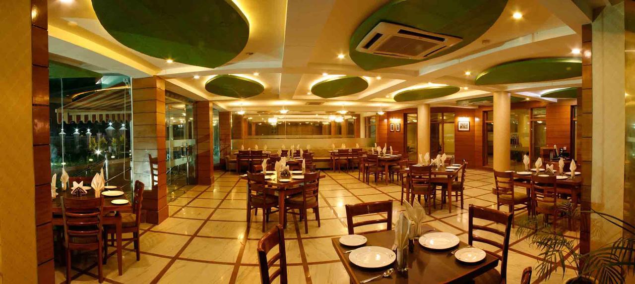 Hotel Padmini Palace Rani Pokhri Екстер'єр фото